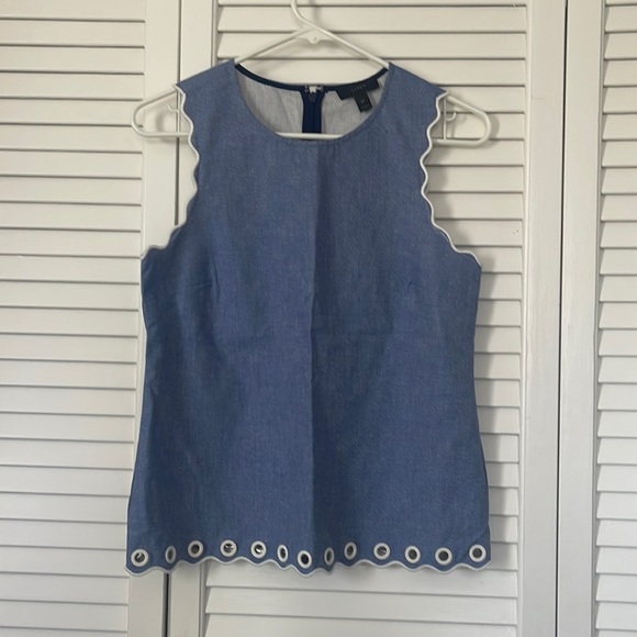 J Crew Women's Chambray Scalloped with Grommets Sleeveless Cotton Top Size 2P - Picture 3 of 7